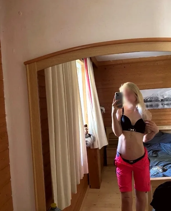 Courtney, 23