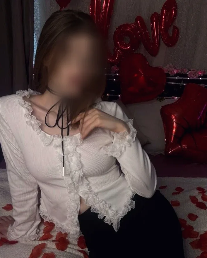 Farah, 21